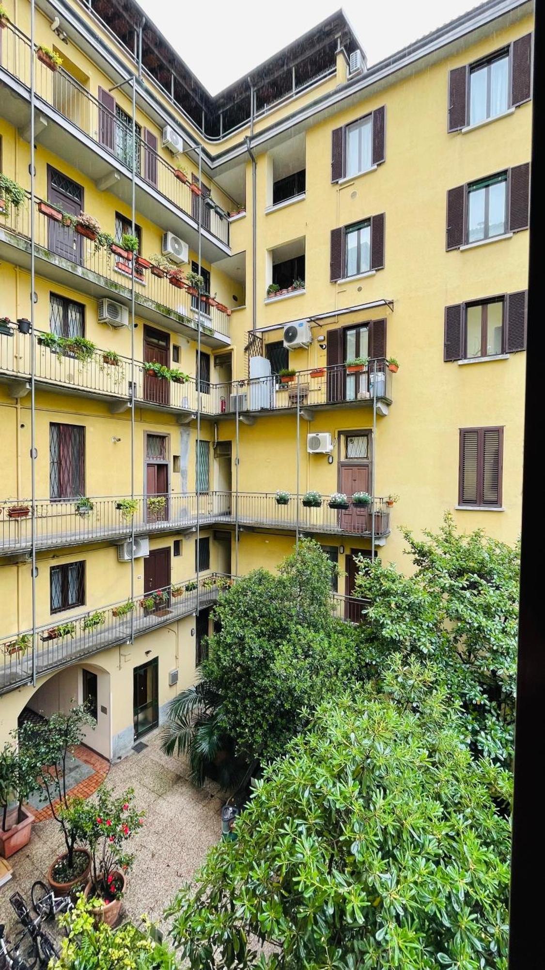 Charming Flat, Central And Close To Metro Mailand Exterior foto
